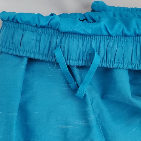 Nike- Shorts - Picture 3 of 4